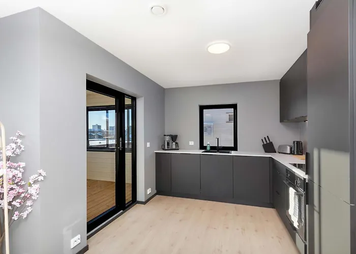 Dinbnb Homes 5 Bedroom Family House - Free Parking