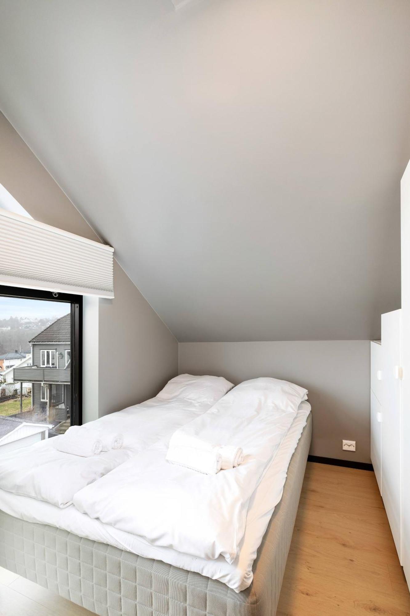 Dinbnb Homes 5 Bedroom Family House - Free Parking *