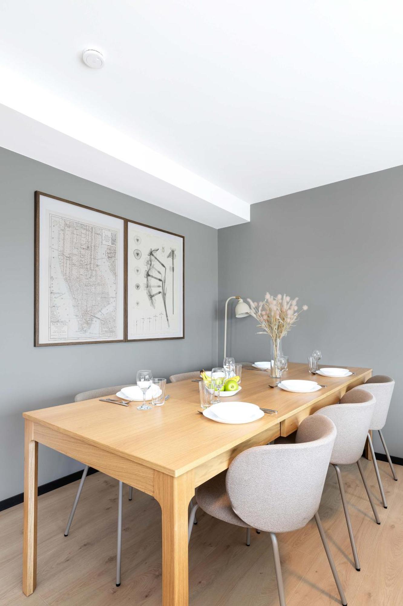 Apartment Dinbnb Homes 5 Bedroom Family House - Free Parking